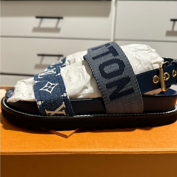 LOUIS VUITTON PASEO FLAT COMFORT SANDAL - Picture 6 of 6